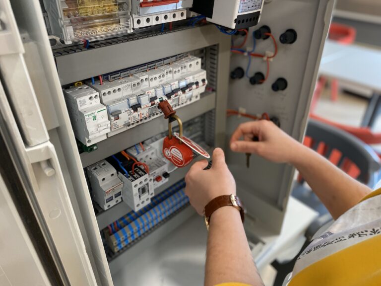 Recyclage habilitation électrique BS BE manœuvre