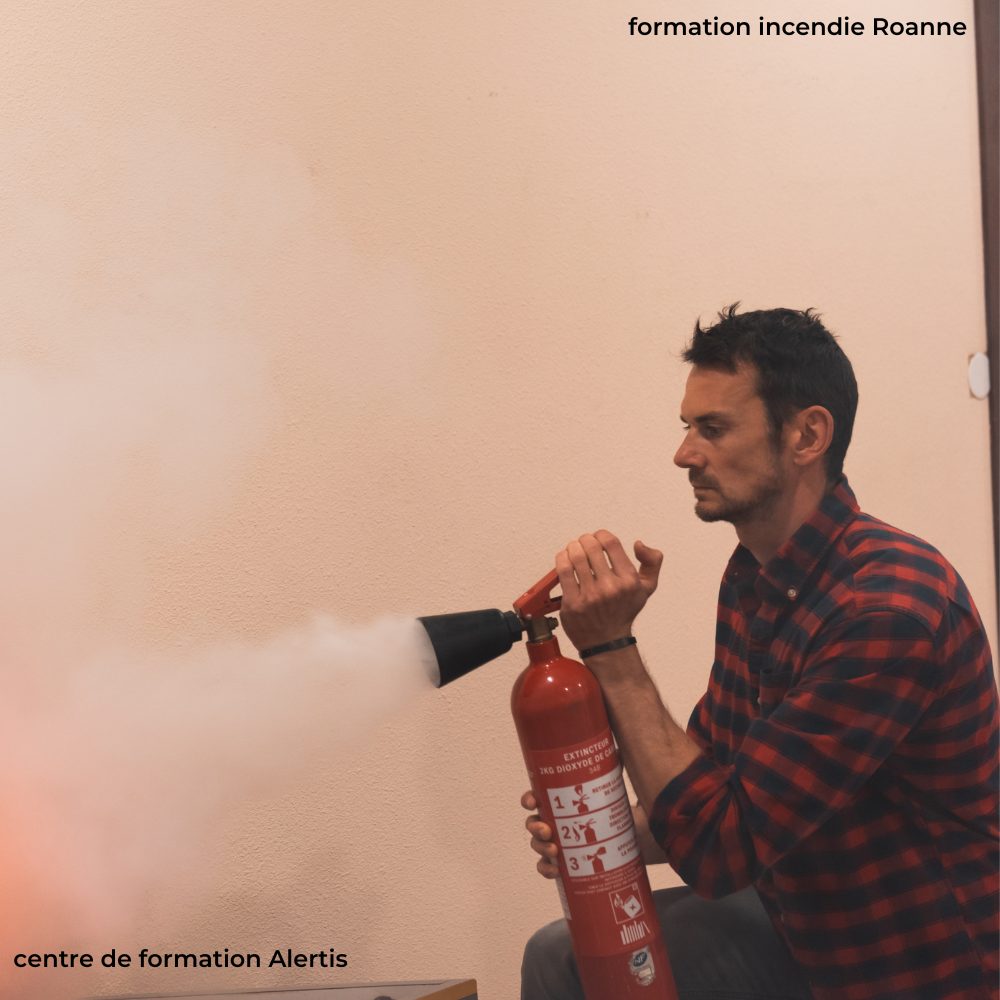 Formation incendie, manipulation des extincteurs