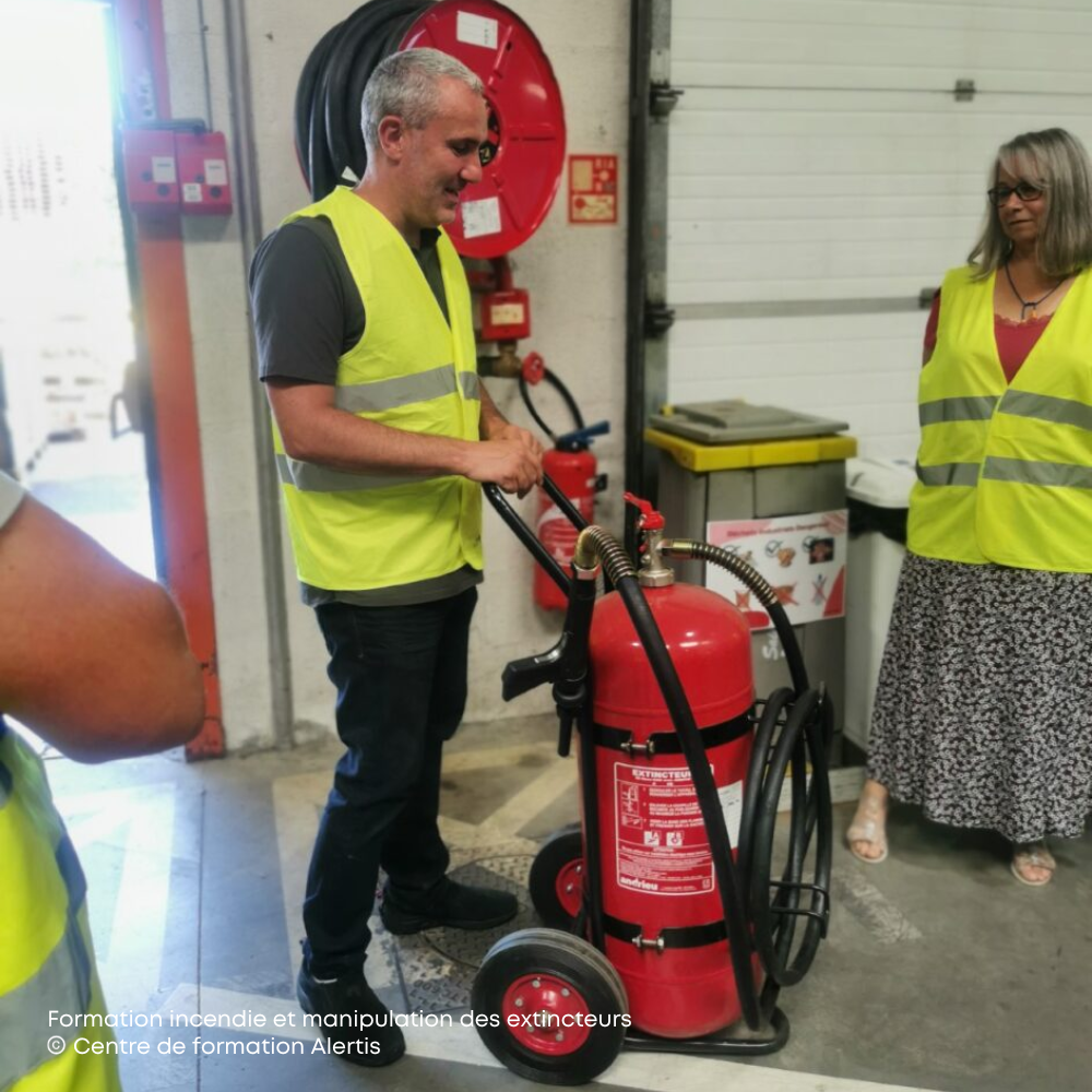 Qui peut faire la formation incendie, former à l'utilisation des extincteurs