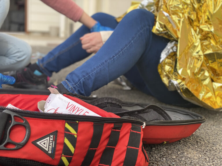 Que doit contenir la trousse de secours d’une entreprise? Matériel utilisé par le SST.
