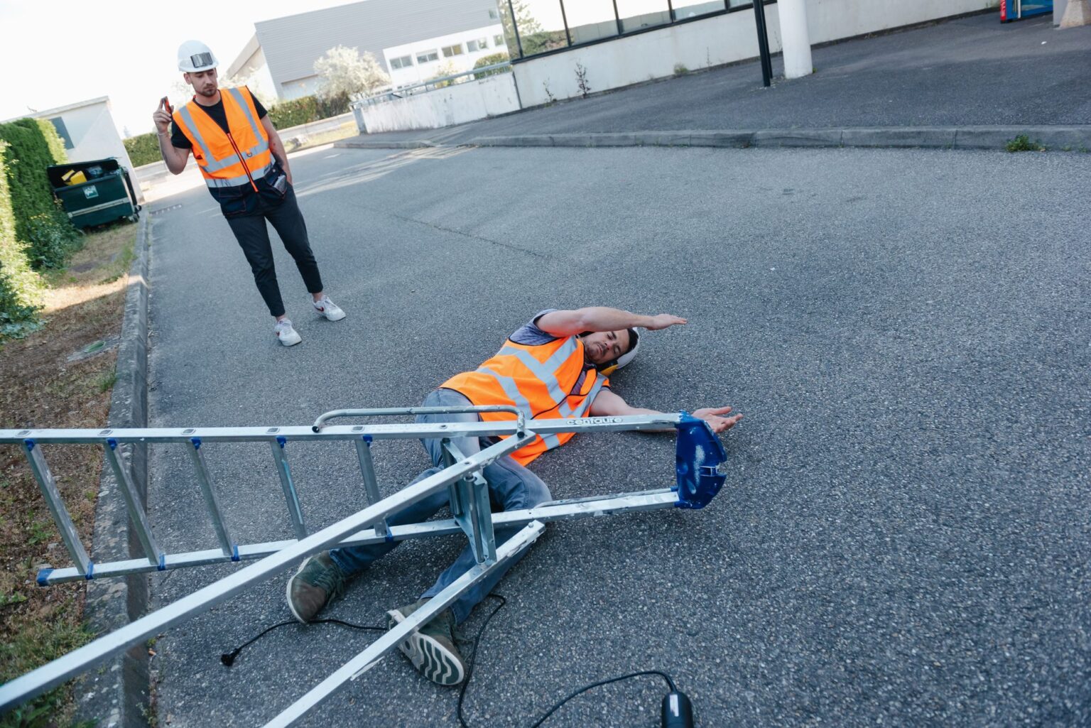 Mise en situation d’accident après une chute d’échelle en formation