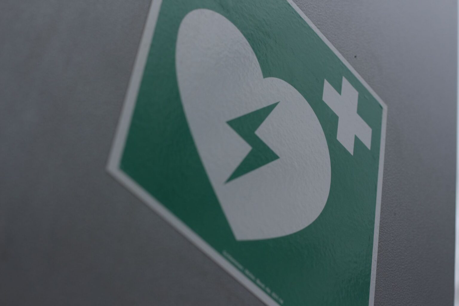 Intervention Alertis — installation defibrillateur à Paris