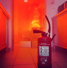 incendie avec un extincteur