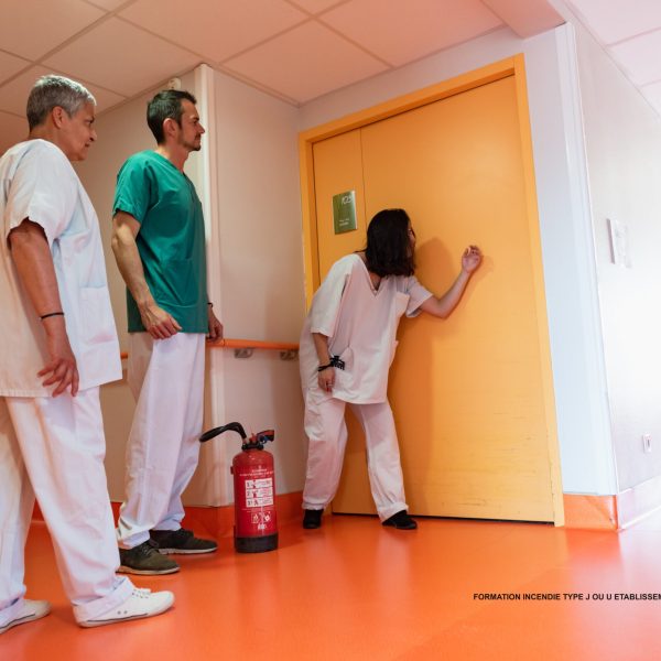 formation incendie en EHPAD: préparation essentielle pour la sécurité des résidents.