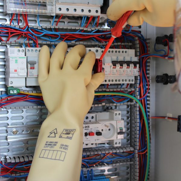 Formation habilitation électrique BS BE manoeuvre